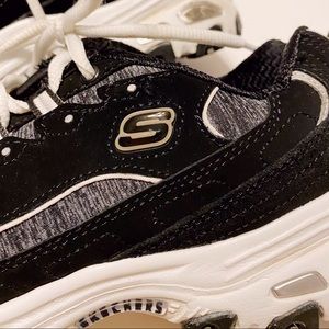 Skechers Women's Black D'Lites Sneaker size 6.5